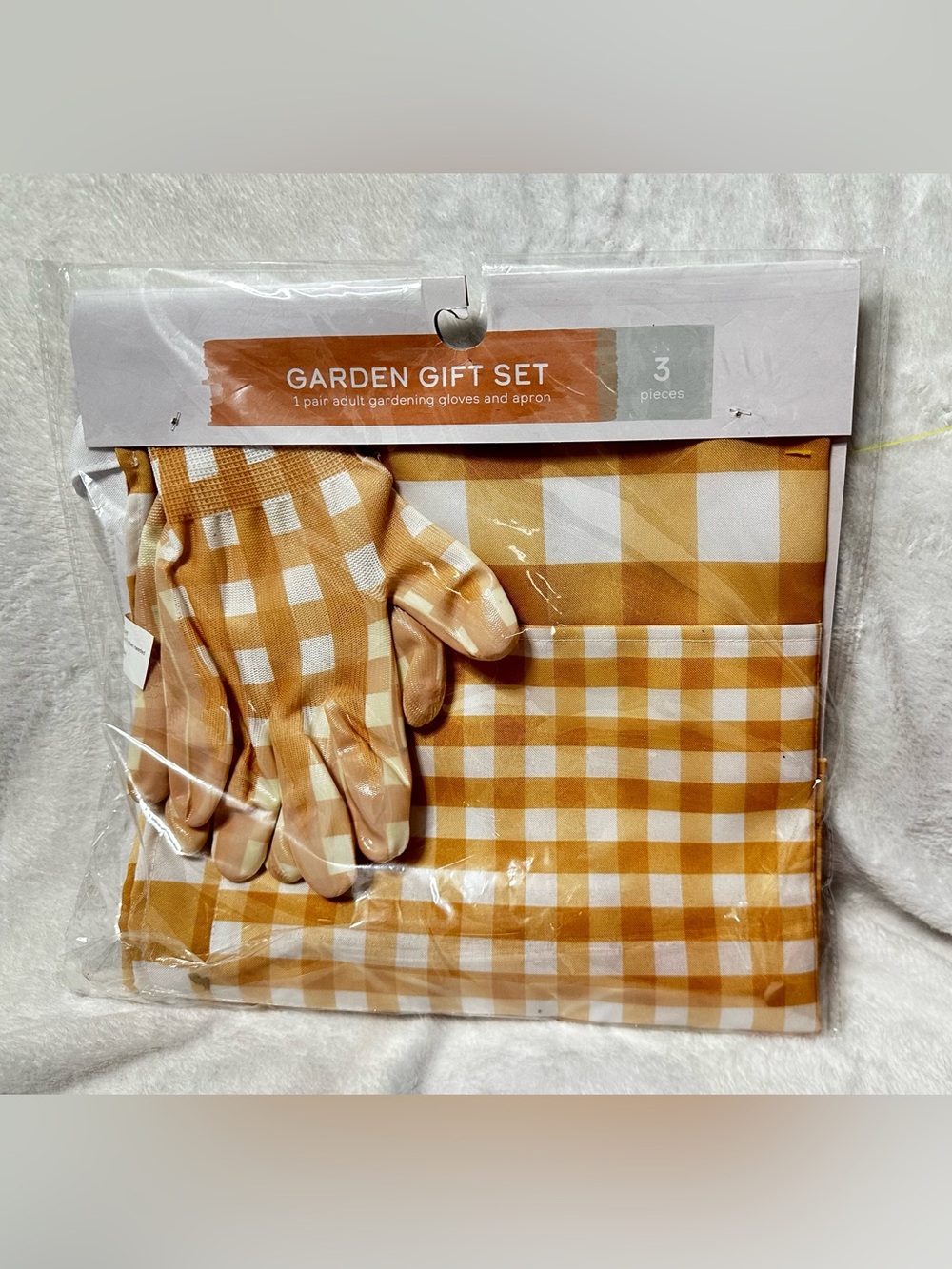 Gingham Garden Glove & Apron Set